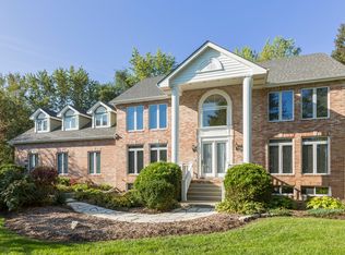 7N064 Sorrel Ct, St Charles, IL 60175