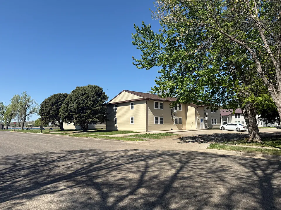 415 S Robert St #8