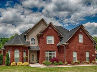 121 Dogwood Ridge Dr, New Market, AL 35761