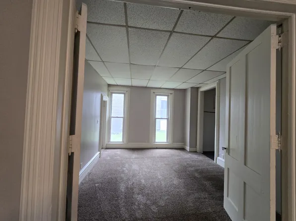121 Crescent St, Goshen, IN 46528