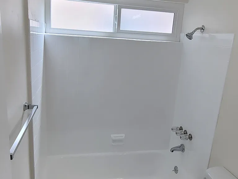 1711 Marine Ave #2 — Photo 14
