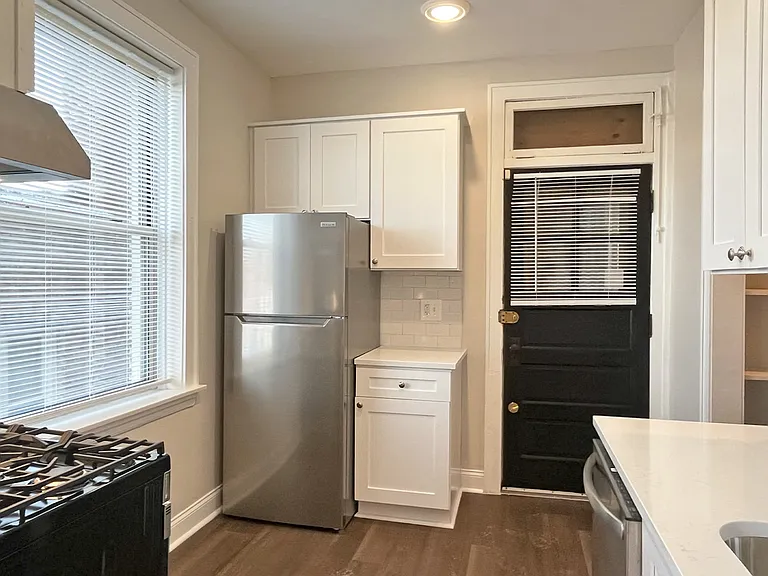 1412-1414 N. Austin Blvd. — Photo 9