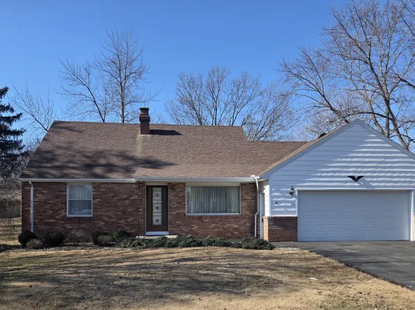 501 S 1st St, Fisher, IL 61843