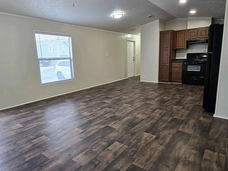 709 N Collins Fwy #129 — Photo 7