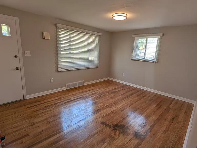 4235 Willow Ave — Photo 4