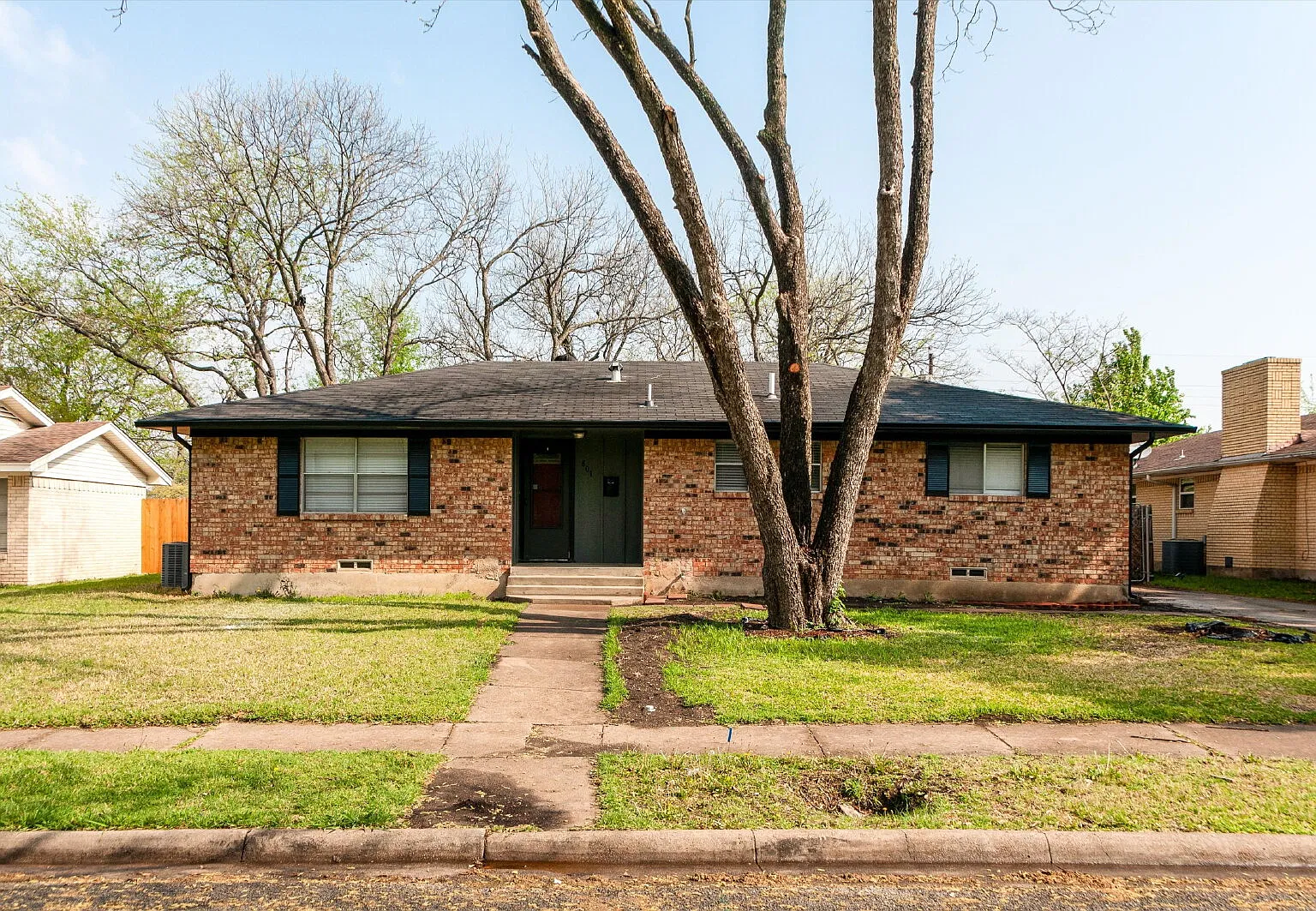 3 bed, 2.0 bath, 1600 sqft, $1,995 — Photo 1