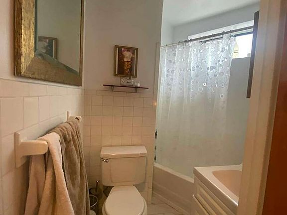 3rd image of 14 Bedford St APT 12