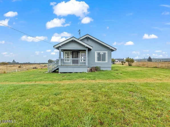 2260 Dilley Rd, Tieton, WA 98947