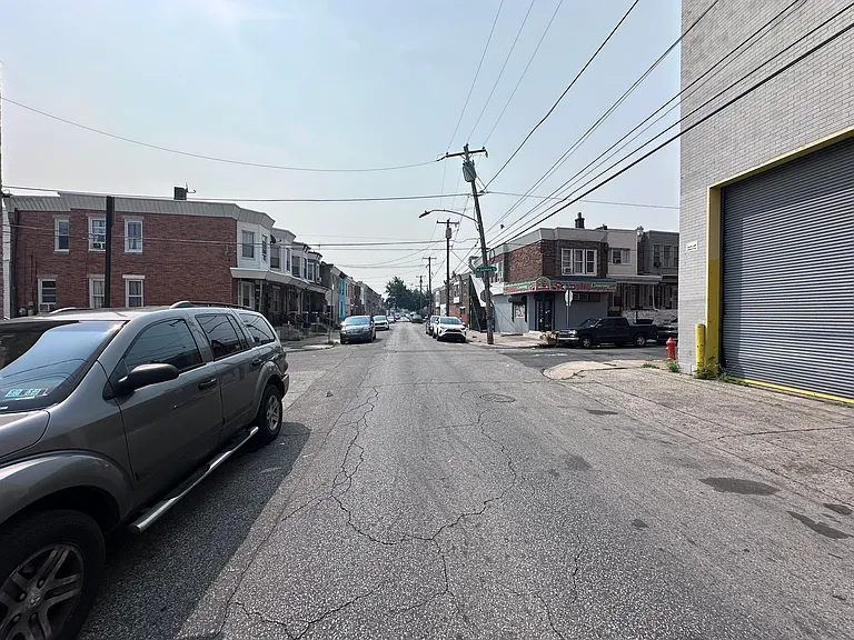 2229 E Ann St — Photo 27