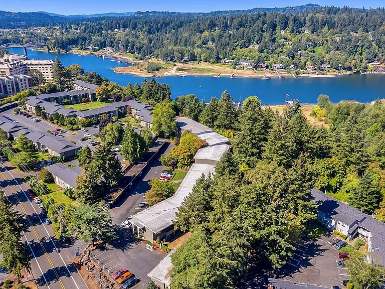 View of Complex River Cliff Apartments Milwaukie Oregon