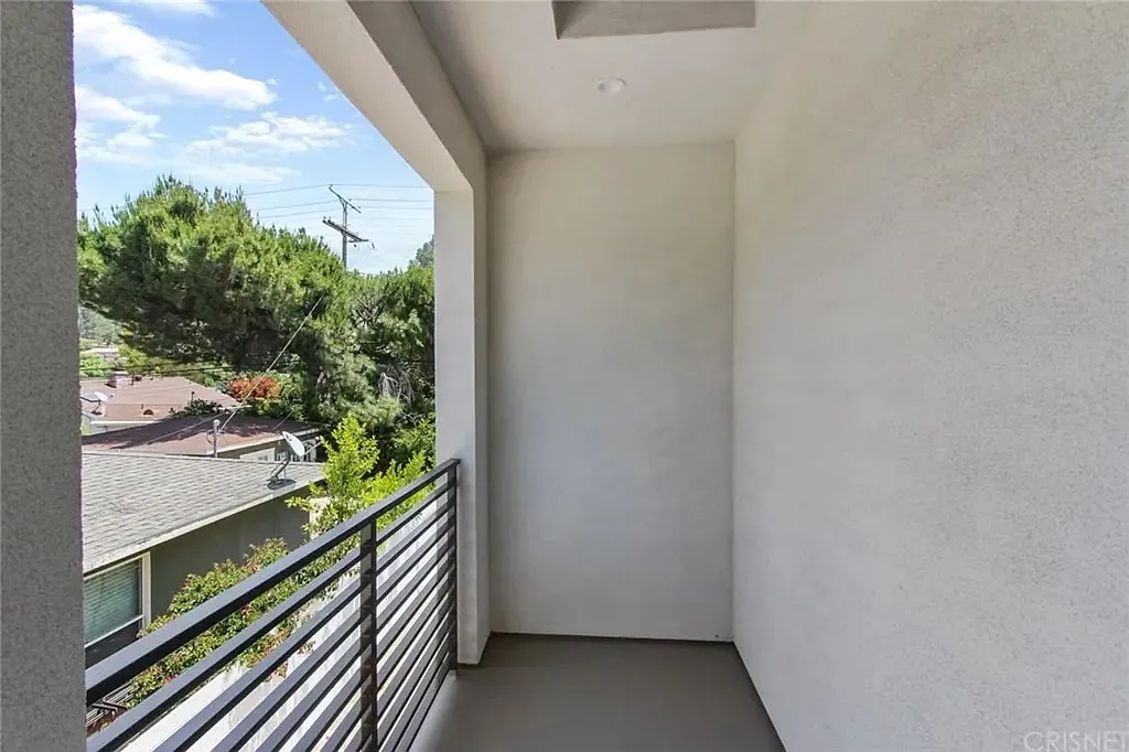 3 bed, 1950 sqft, $4,750 — Photo 4