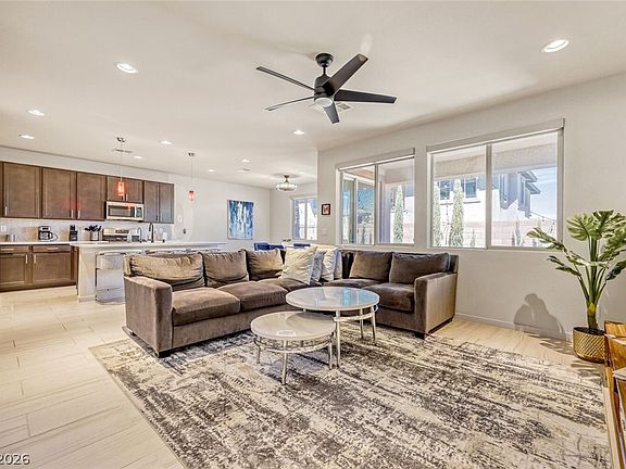 5th image of 9702 Sapphire Rim Ave