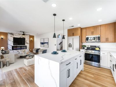 7832 Desert Candle Way, Las Vegas, NV, 89128