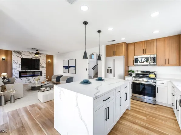 7832 Desert Candle Way, Las Vegas, NV 89128