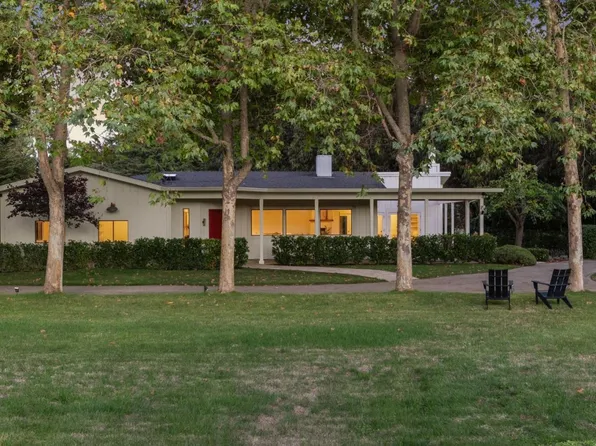 5700 Carmel Valley Rd, Carmel, CA 93923