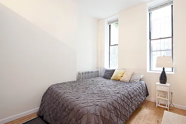 Rented by R New York