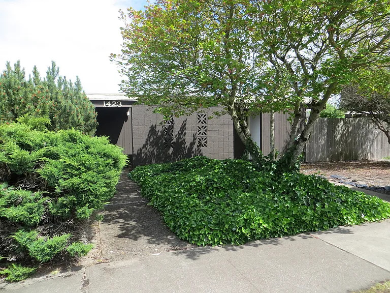 Highland Drive — Photo 47
