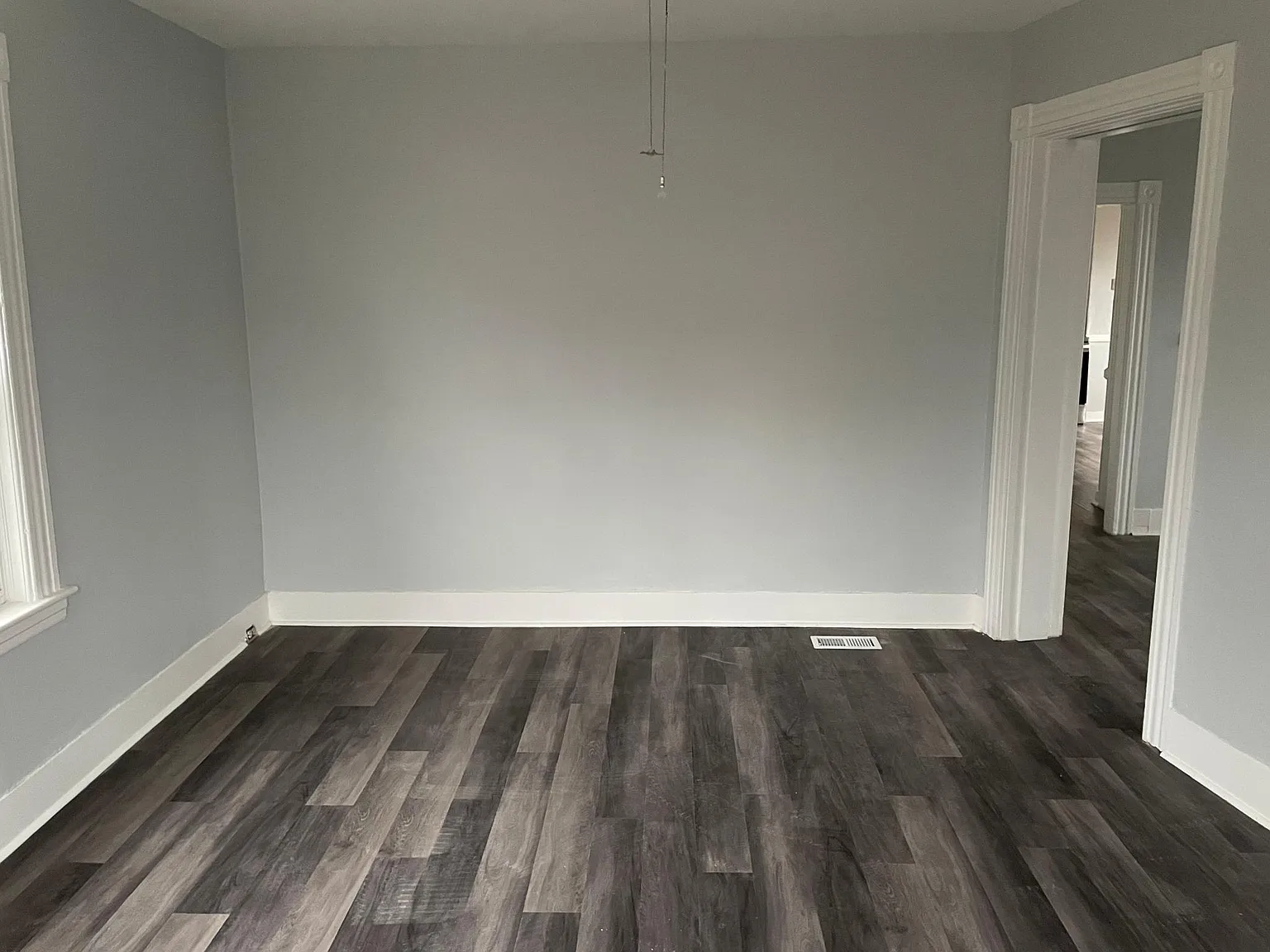 3 bed, 1100 sqft, $2,400 — Photo 3