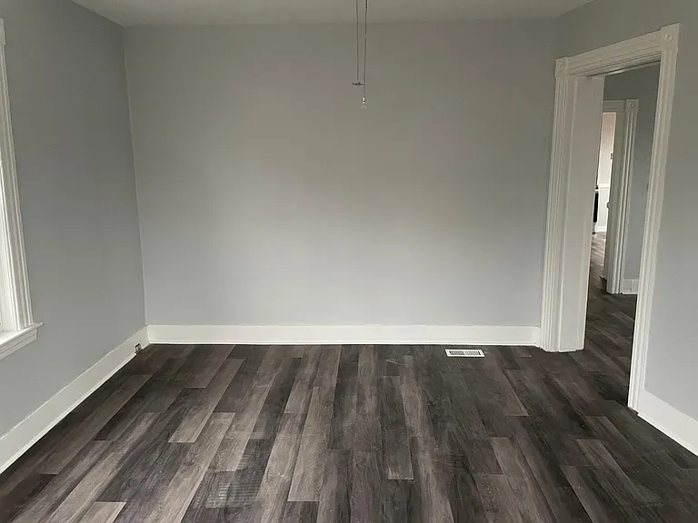 12 Scrimgeour Rd #1 — Photo 3