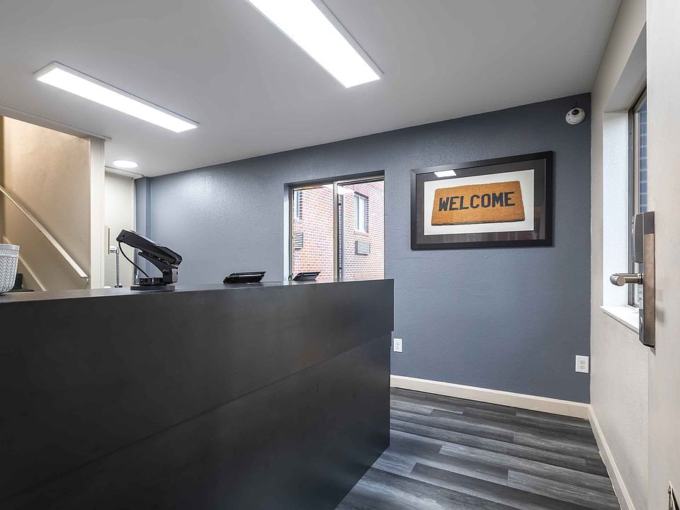 Lobby and Guest Check-in