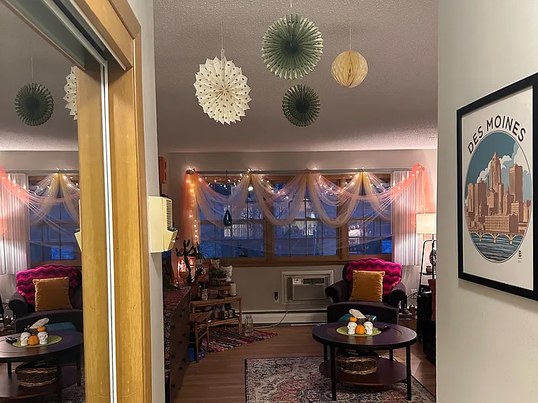 ENTRY AND COAT CLOSET