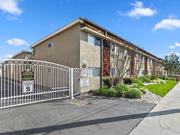 Driveway Gate, we offer fully gated community.