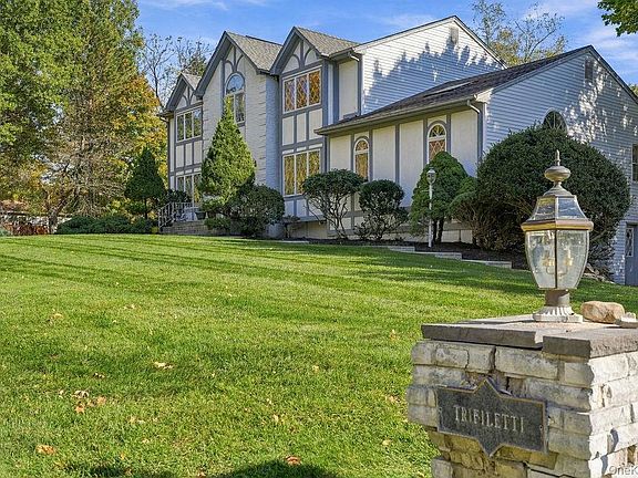 2nd image of 25 Smith Hill Road