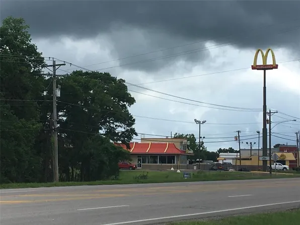 908 S Columbia Dr, West Columbia, TX 77486