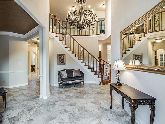 5th image of 2300 Mockingbird Ln