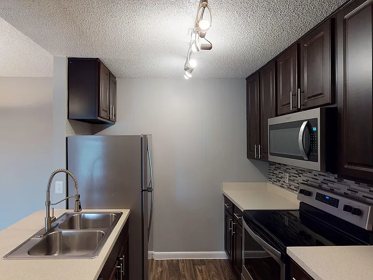 Altamira Place Apartment Homes — Photo 18