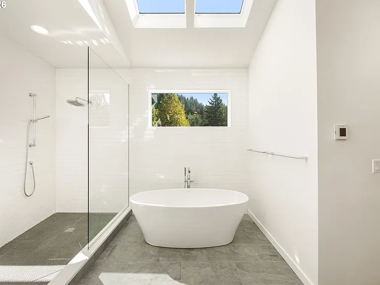 3718 SW Hillside Dr — Photo 22