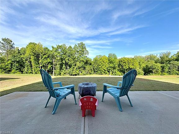 2nd image of 4074 Monteray Cir