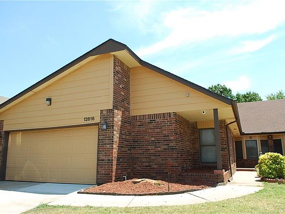 2nd image of 12612 Trail Oaks Dr