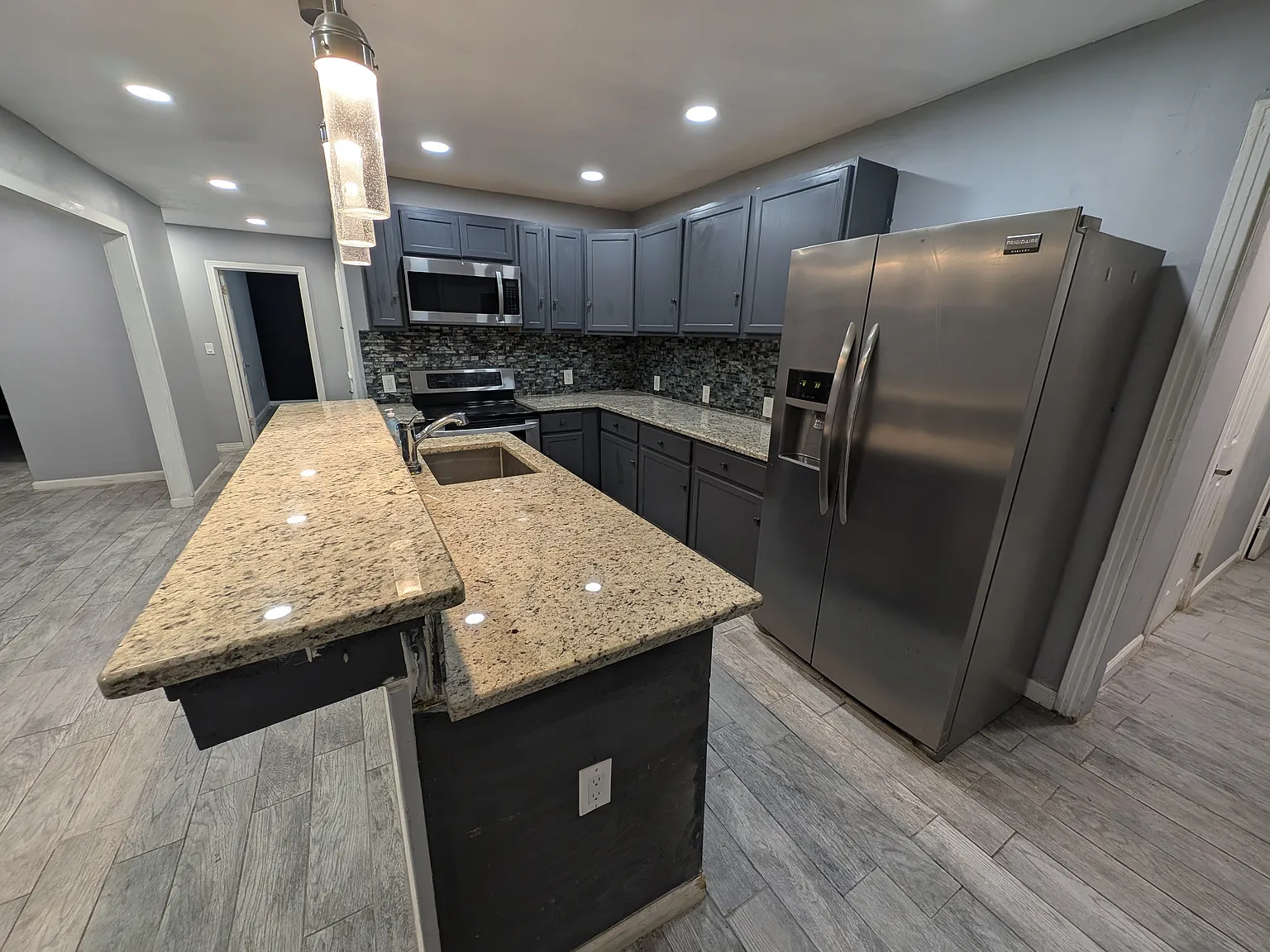 3 bed, 1586 sqft, $2,400 — Photo 2