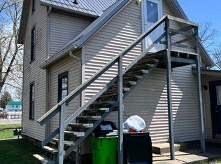 439 Elm St #B, Coshocton, OH 43812