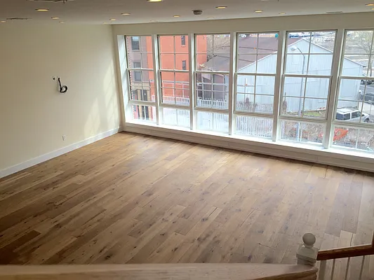 Rented by Bezell Group | media 23