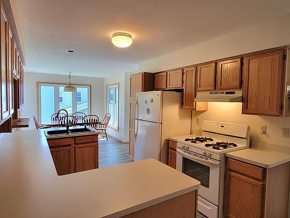 4th image of 1606 Erin Ln