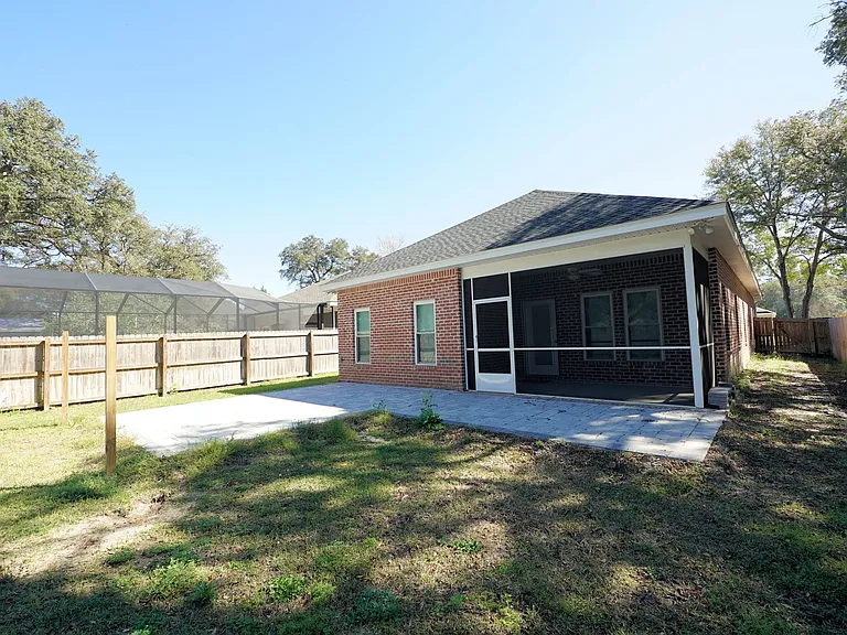 1568 Pine St — Photo 36