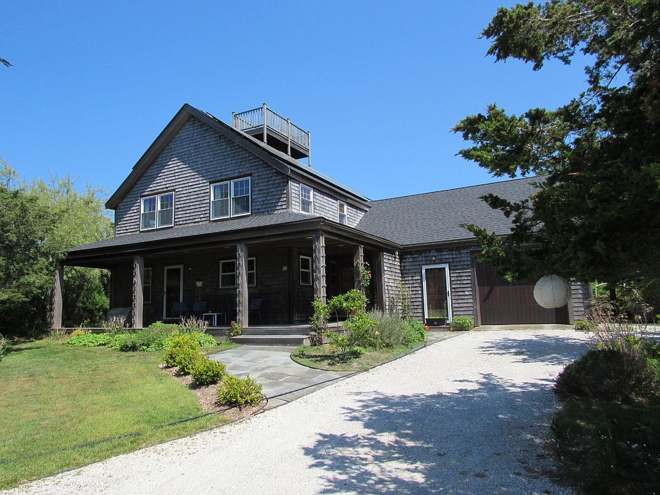 1st image of 4 Roberts Ln