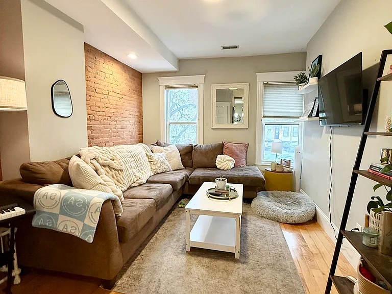 452 E 3rd St #2 — Photo 1