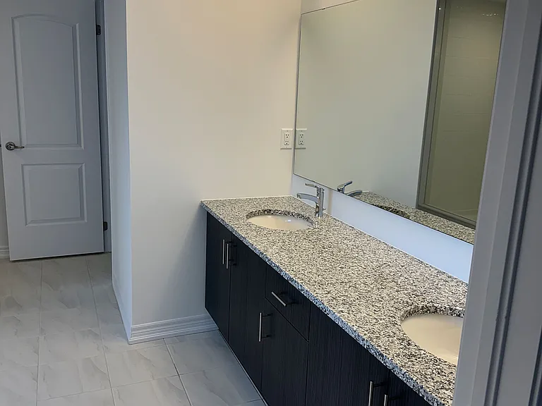 136 Thicketwood Ave — Photo 7