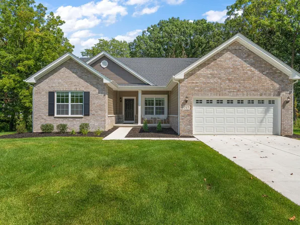 717 Druim Trl, Crown Point, IN 46307