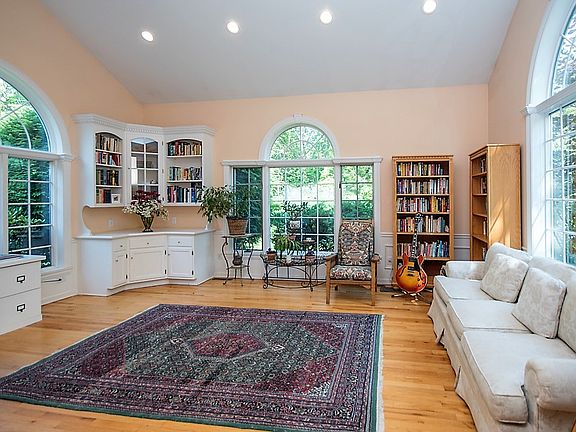 3rd image of 31 Caldwell Blvd