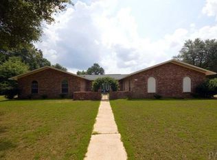 6304 Greenwood Dr, Milton, FL 32570
