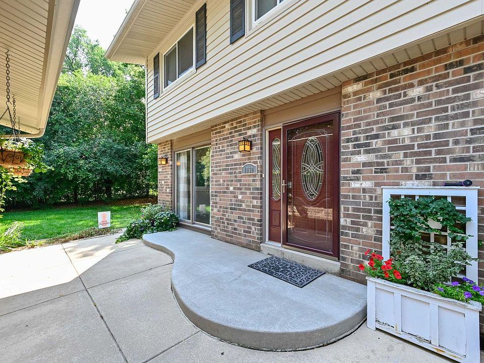 1060 Pilgrim PARKWAY, Elm Grove, WI 53122 Zillow