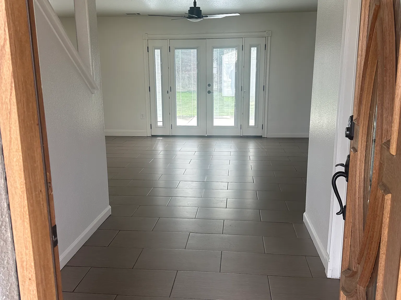 4 bed, 1760 sqft, $2,675 — Photo 2