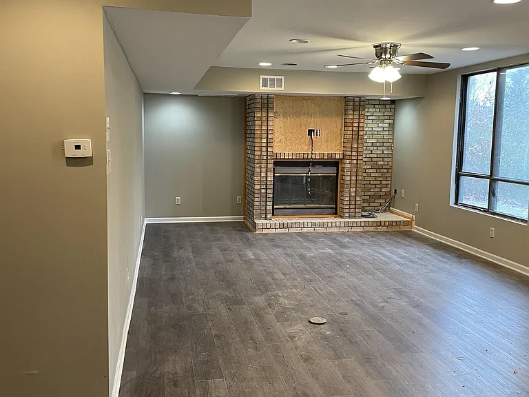 7800 N Hills Blvd #101 — Photo 11
