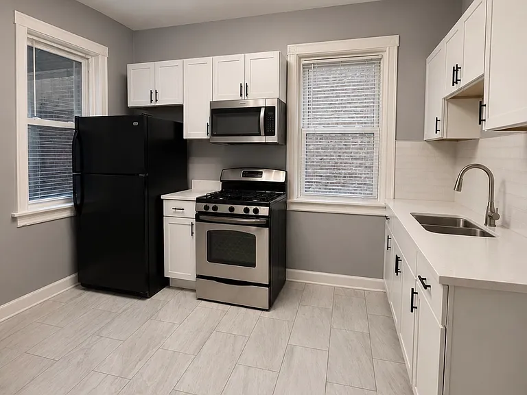 7031 S Laflin St #1 — Photo 8