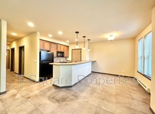 9505 NE 180th St APT 102, Bothell, WA 98011