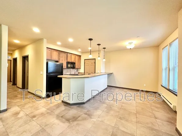 9505 NE 180th St APT 102, Bothell, WA 98011